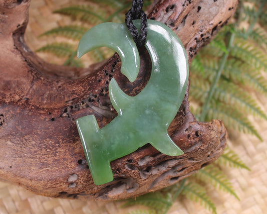 Hammerhead pendant carved from Inanga Pounamu - NZ Greenstone