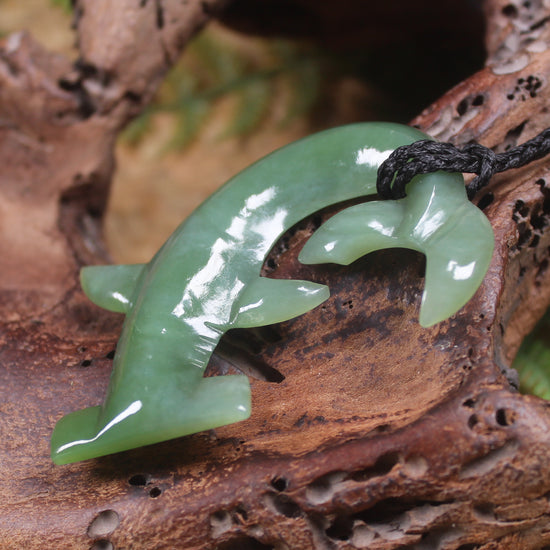 Hammerhead pendant carved from Inanga Pounamu - NZ Greenstone