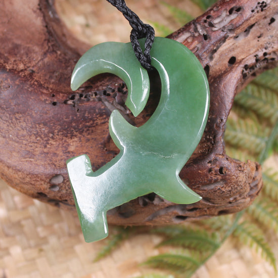 Hammerhead pendant carved from Inanga Pounamu - NZ Greenstone