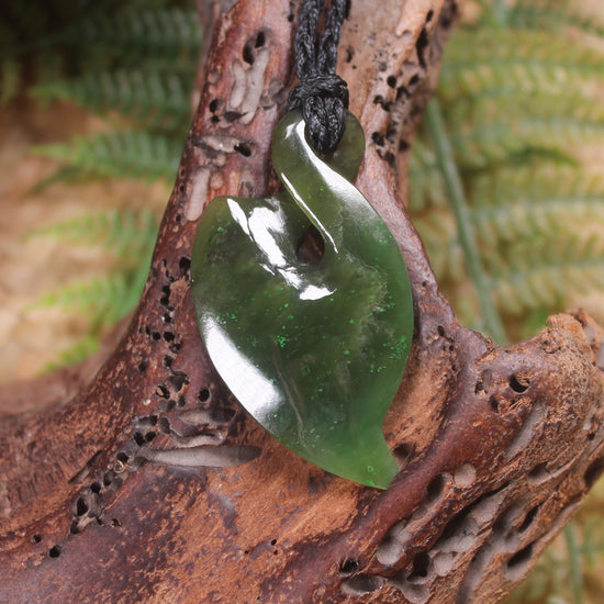 Twist carved from Rimu Pounamu - NZ Greenstone