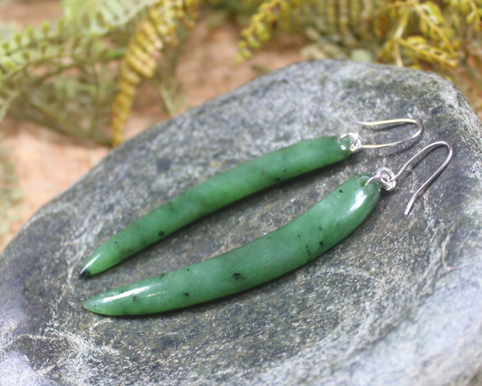 Huia Beak earrings carved from Hapopo Pounamu - NZ Greenstone