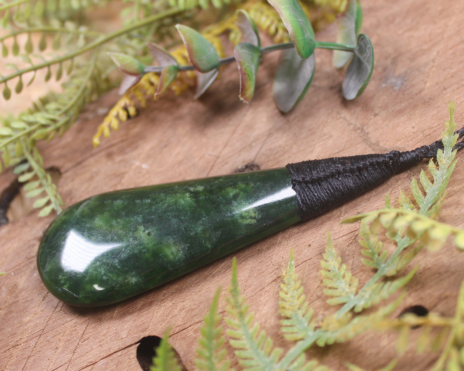 Kawakawa Pounamu Roimata Pendant - NZ Greenstone
