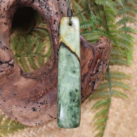 Toki or Adze Pendant carved from Flower Jade Pounamu - NZ Greenstone