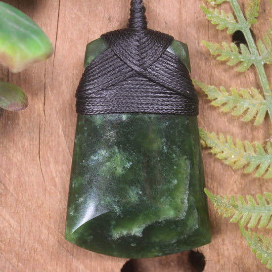 Kawakawa Pounamu Toki