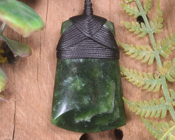 Kawakawa Pounamu Toki
