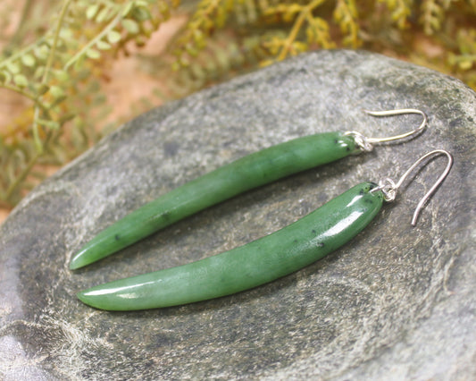 Huia Beak earrings carved from Hapopo Pounamu - NZ Greenstone