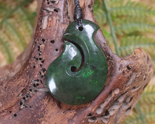 Hei Matau or Fish Hook carved from Kawakawa Pounamu - NZ Greenstone
