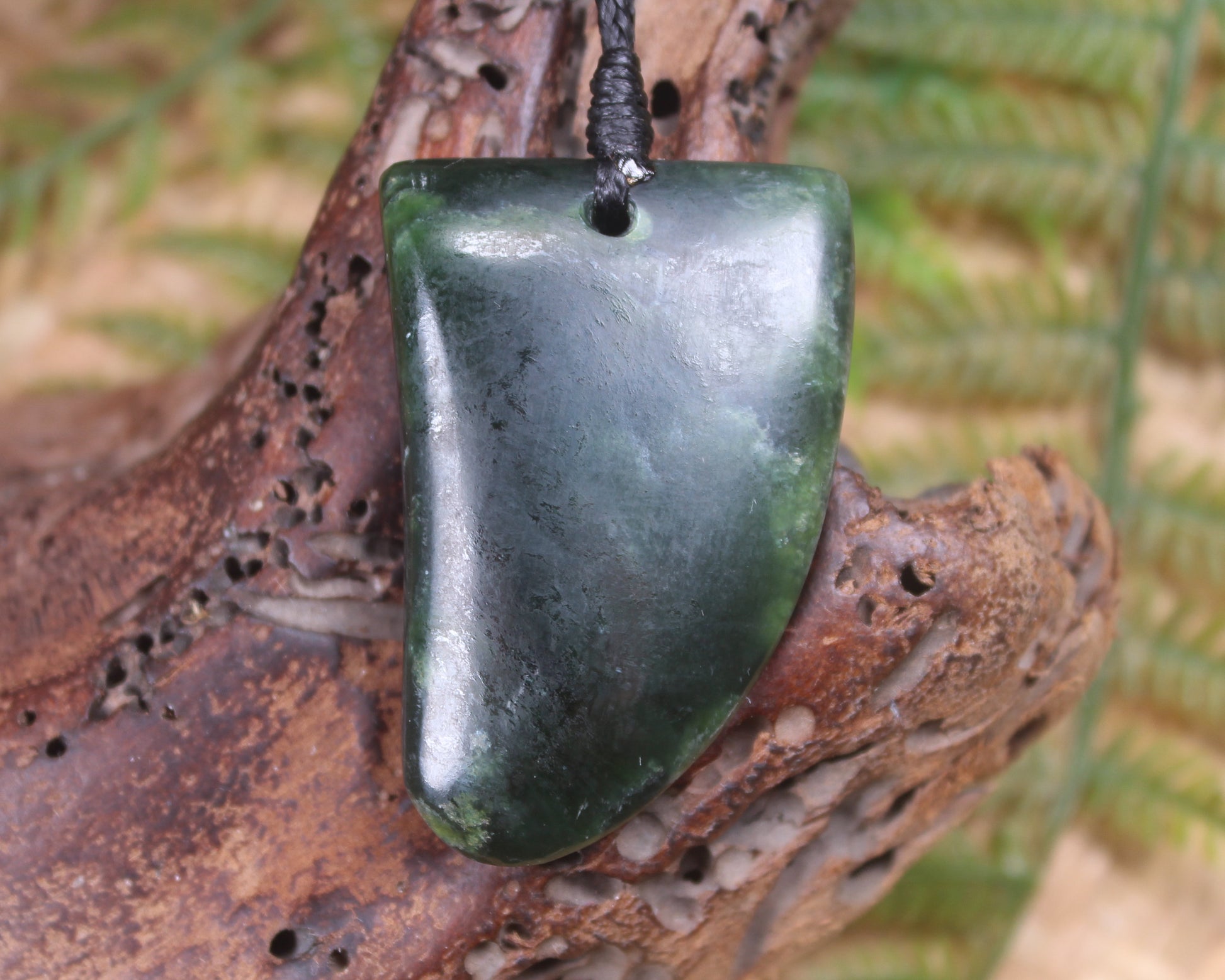 Taniwha Tooth or Niho carved from Kawakawa Pounamu - NZ Greenstone