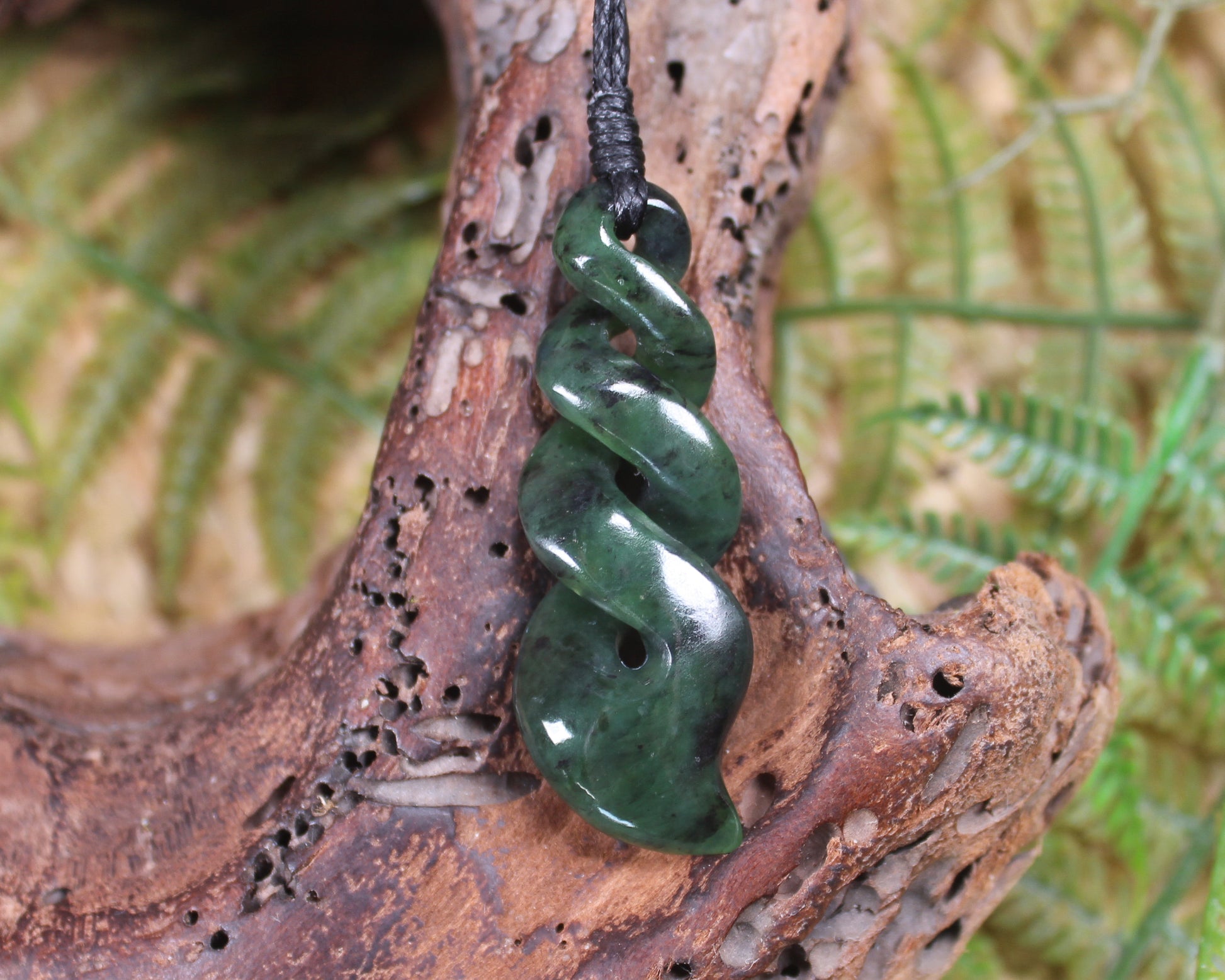 Twist carved from Rimu Pounamu - NZ Greenstone