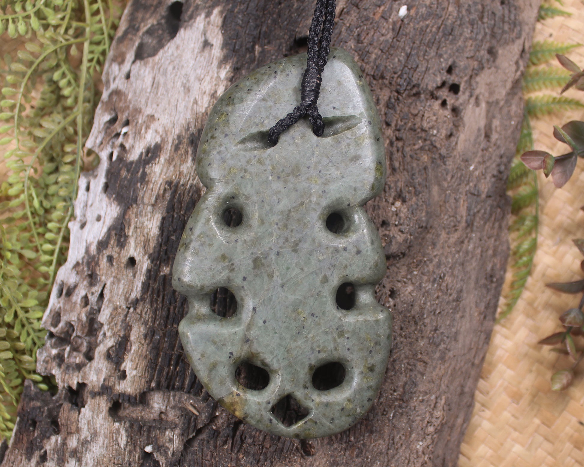Rimu Pounamu Hei Tiki - NZ Greenstone