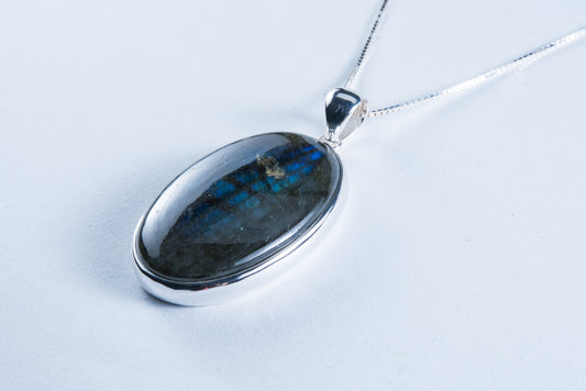 labradorite pendant
