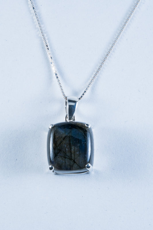 labradorite pendant