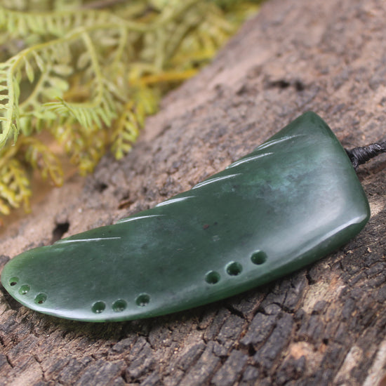 Taniwha Tooth or Niho carved from Kawakawa Pounamu - NZ Greenstone