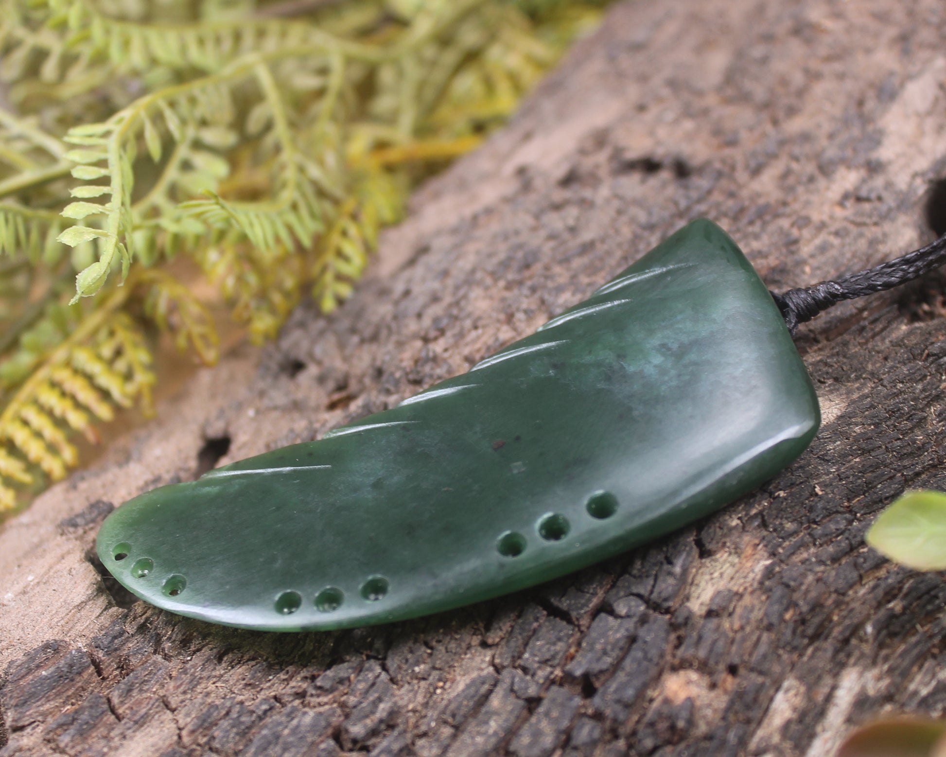 Taniwha Tooth or Niho carved from Kawakawa Pounamu - NZ Greenstone