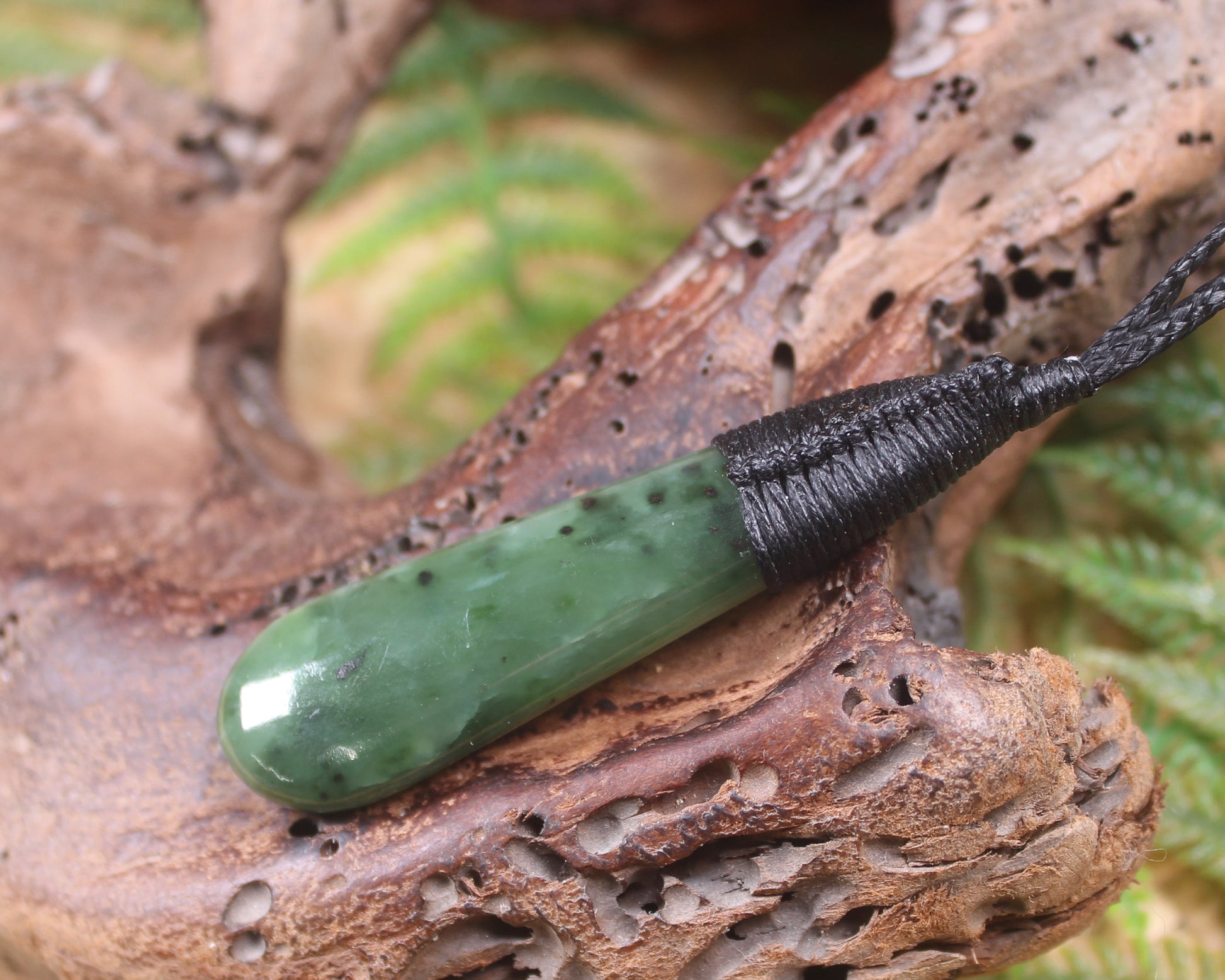 Roimata Teardrop carved from Hapopo Pounamu - NZ Greenstone