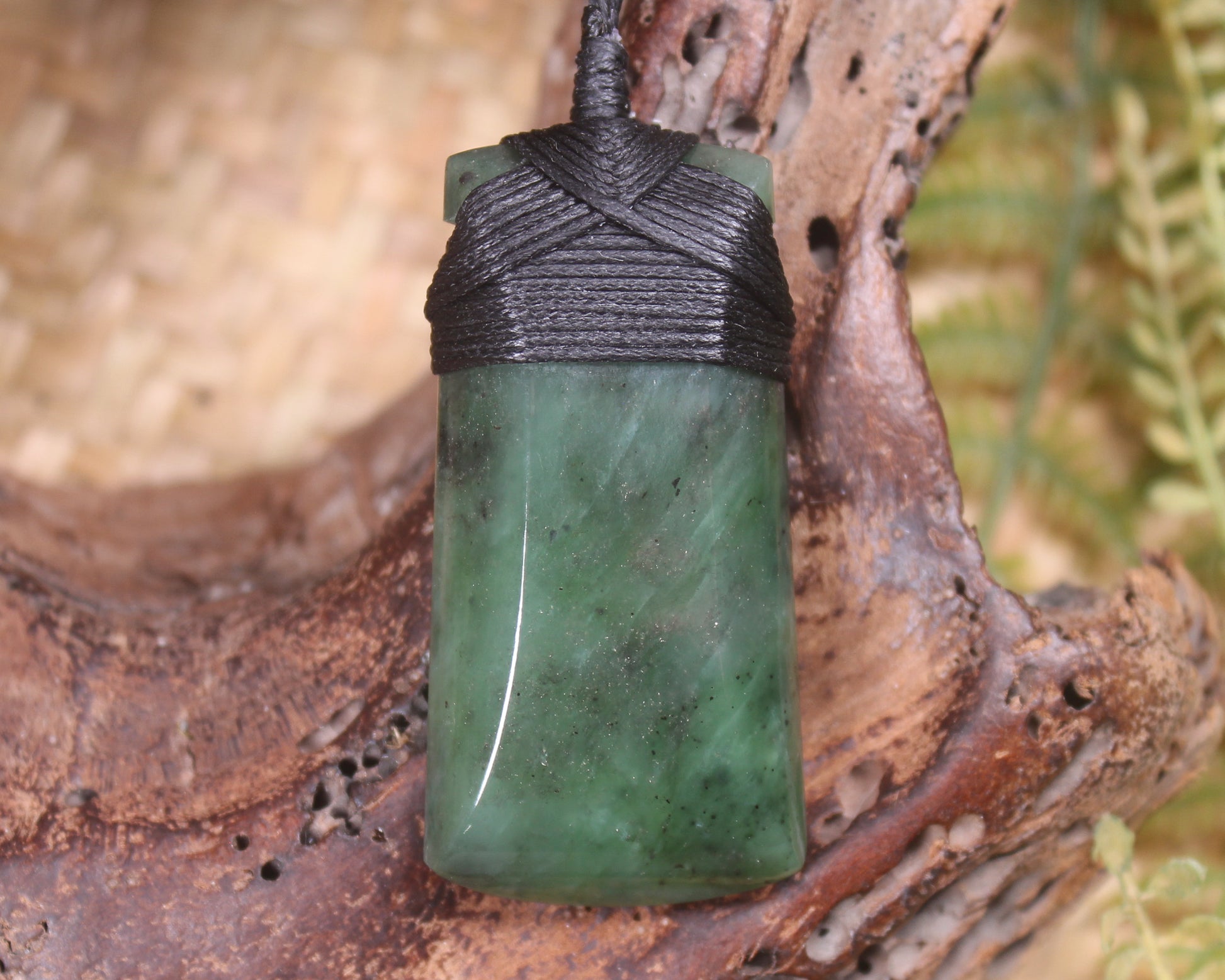 Hapopo Pounamu Toki - NZ Greenstone