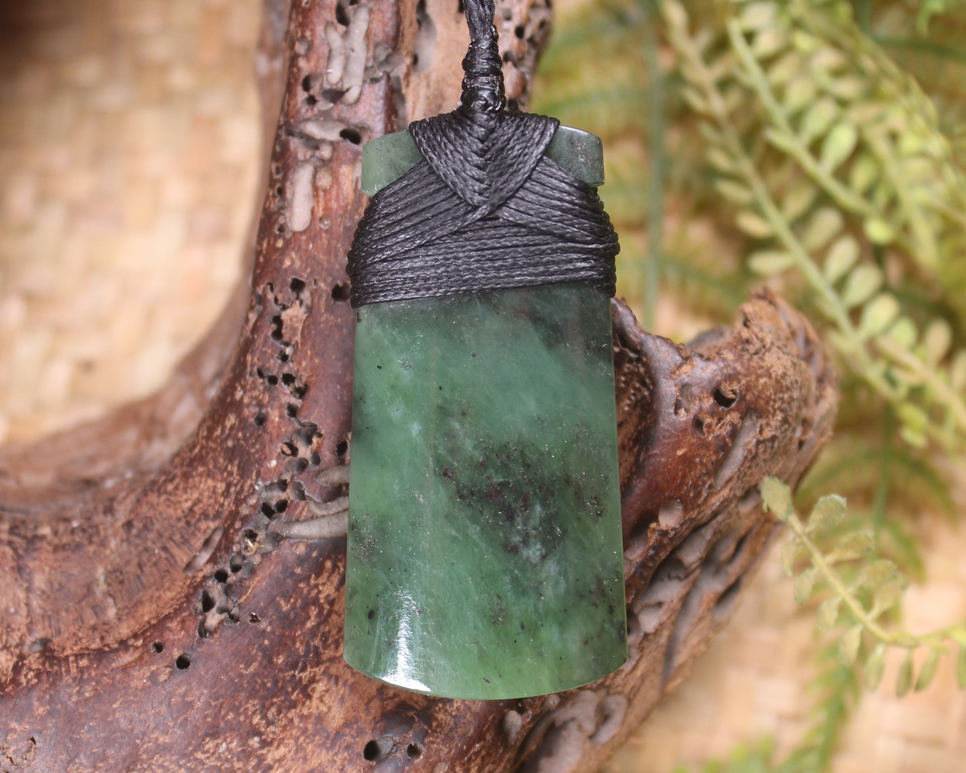 Hapopo Pounamu Toki - NZ Greenstone