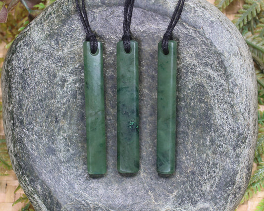 Roimata Teardrop carved from Kawakawa Pounamu - NZ Greenstone