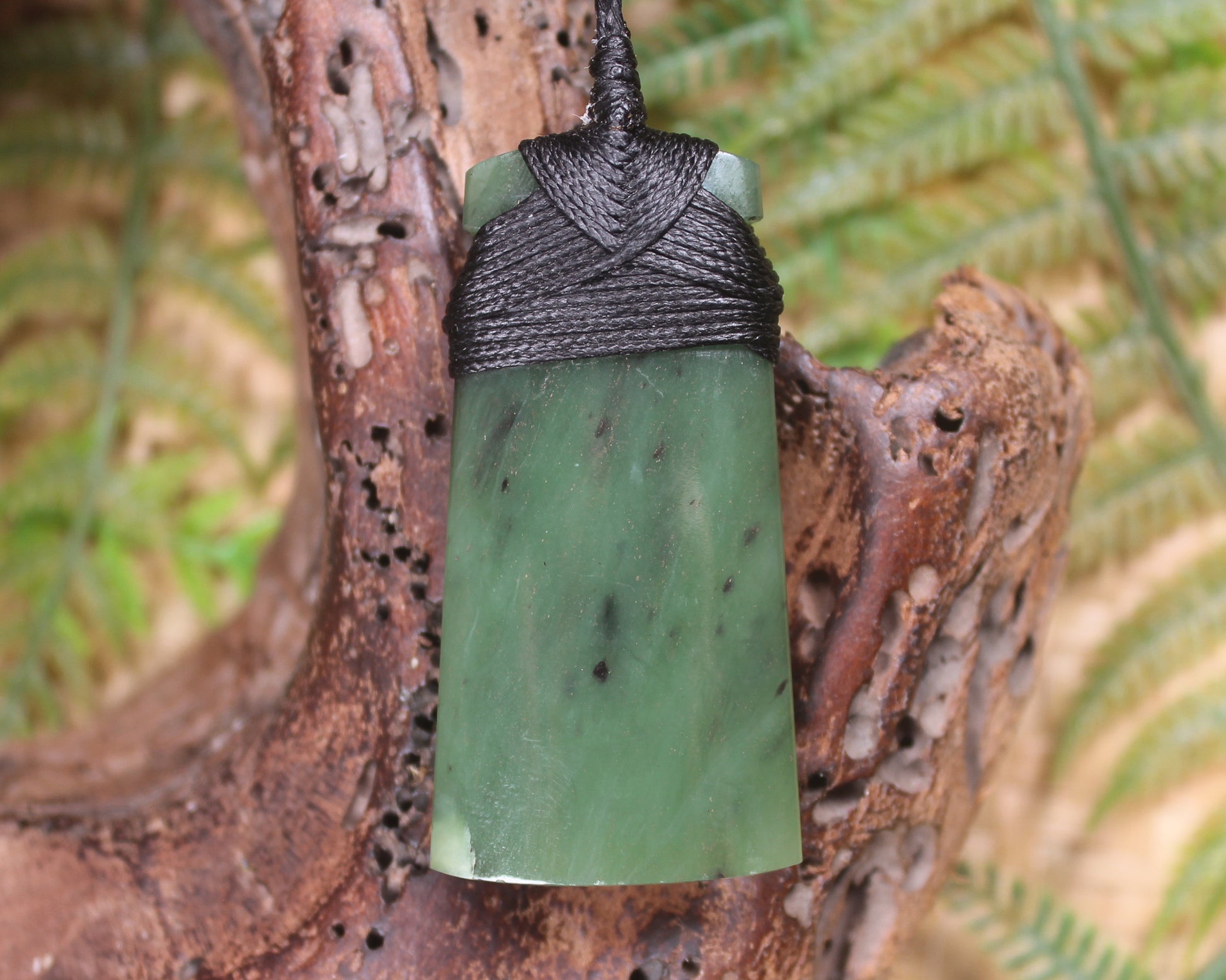 Hapopo Pounamu Toki - NZ Greenstone