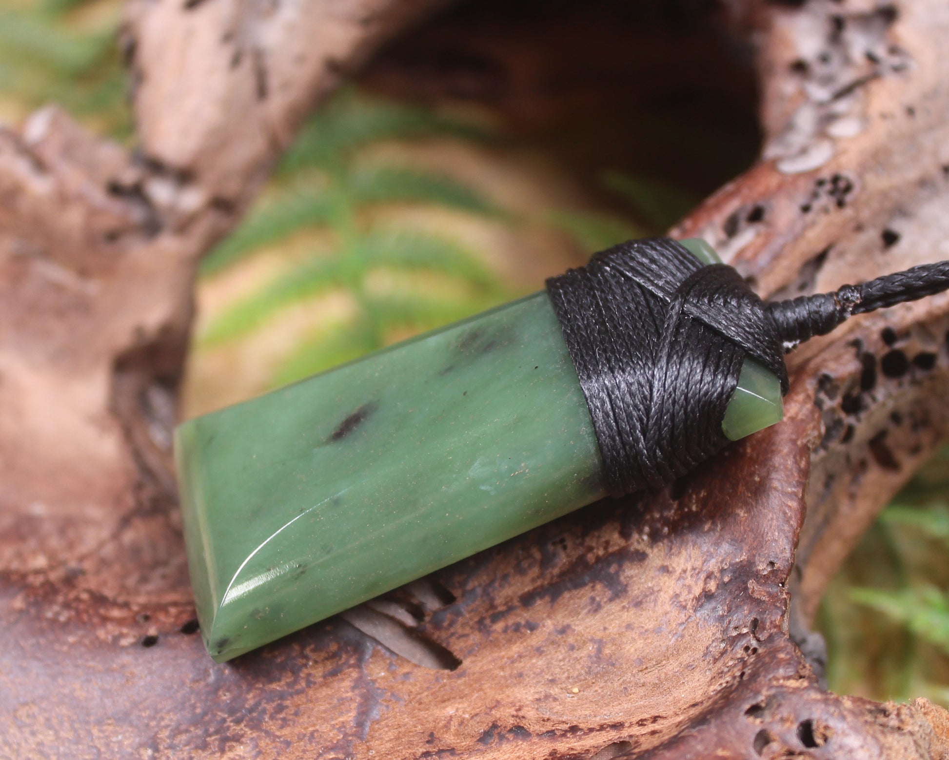 Hapopo Pounamu Toki - NZ Greenstone