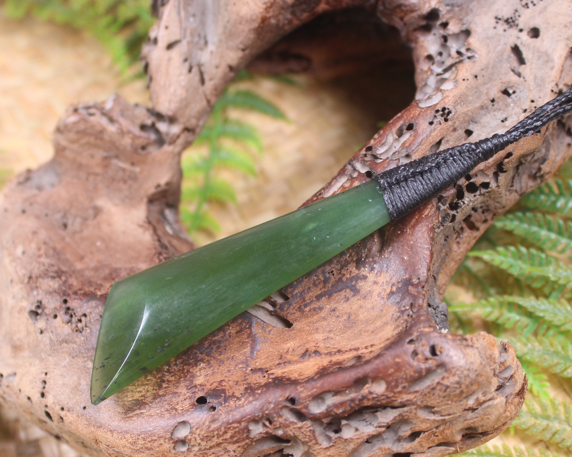 Toki or Adze Pendant carved from Tangiwai Pounamu - NZ Greenstone