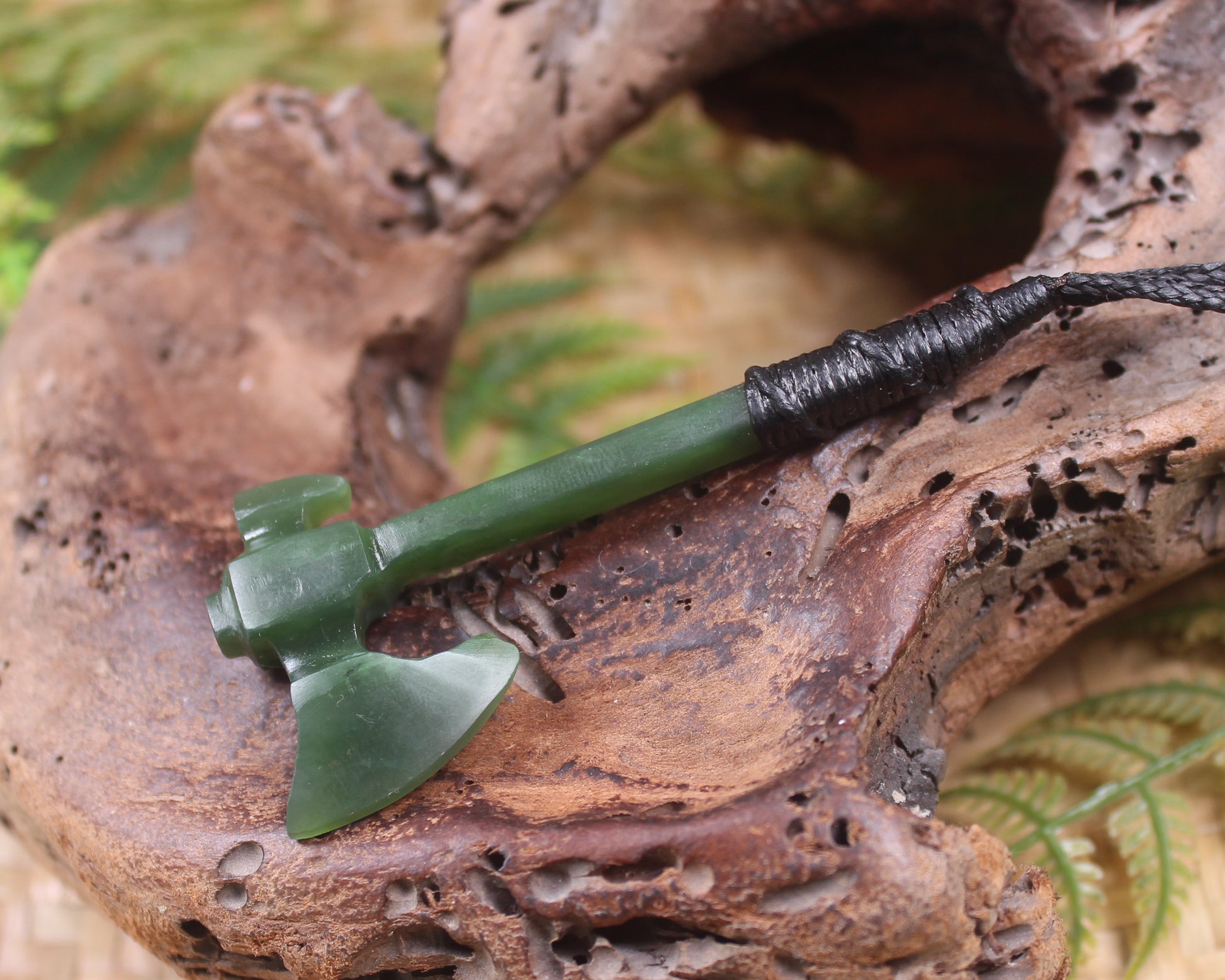 Kawakawa Pounamu Axe pendant