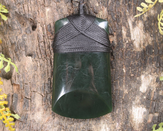 Kawakawa Pounamu Toki