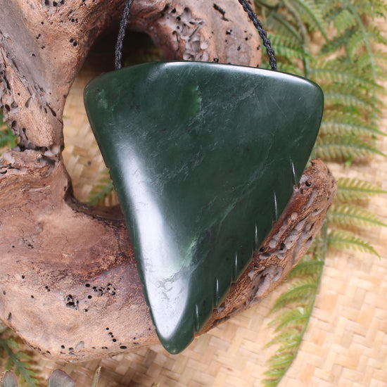 Taniwha Tooth or Niho carved from Kawakawa Pounamu - NZ Greenstone