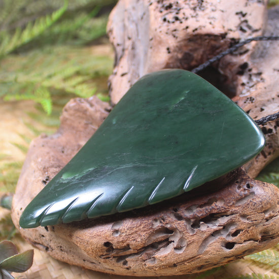 Taniwha Tooth or Niho carved from Kawakawa Pounamu - NZ Greenstone