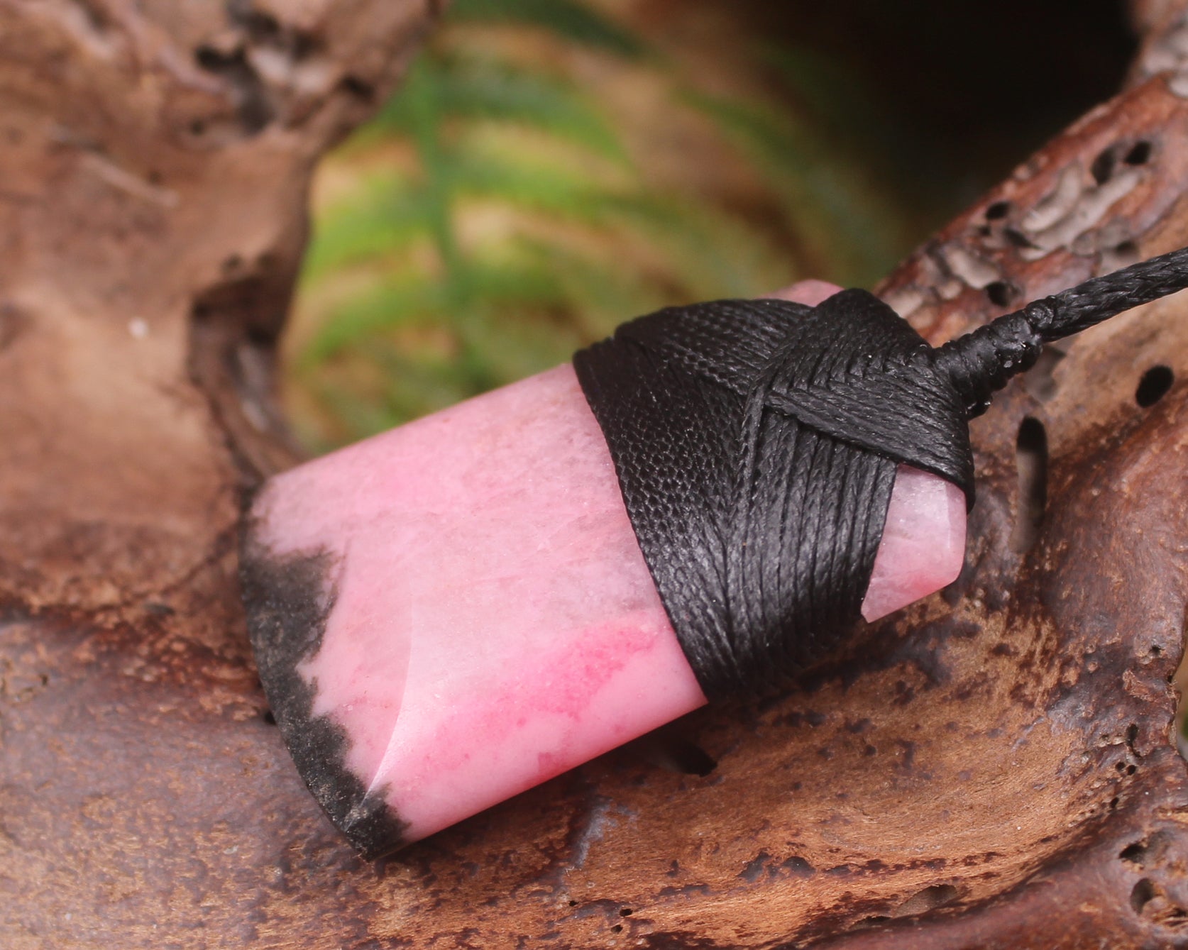 NZ Rhodonite Toki
