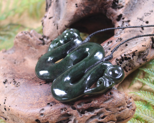 Pekapeka Pendant carved from Kawakawa Pounamu - NZ Greenstone