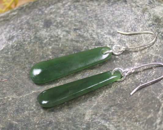 Roimata or Teardrop earrings carved from Kawakawa Pounamu - NZ Greenstone