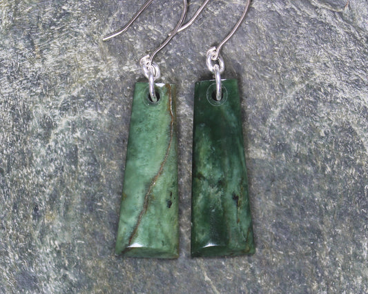 Toki Earrings carved from Kawakawa Pounamu - NZ Greenstone