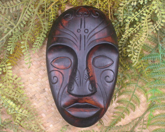 NZ Wood Wheku Mask Sculpture (BM198)