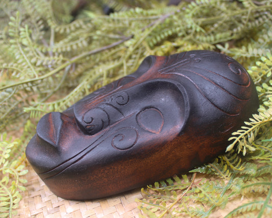 NZ Wood Wheku Mask Sculpture (BM199)