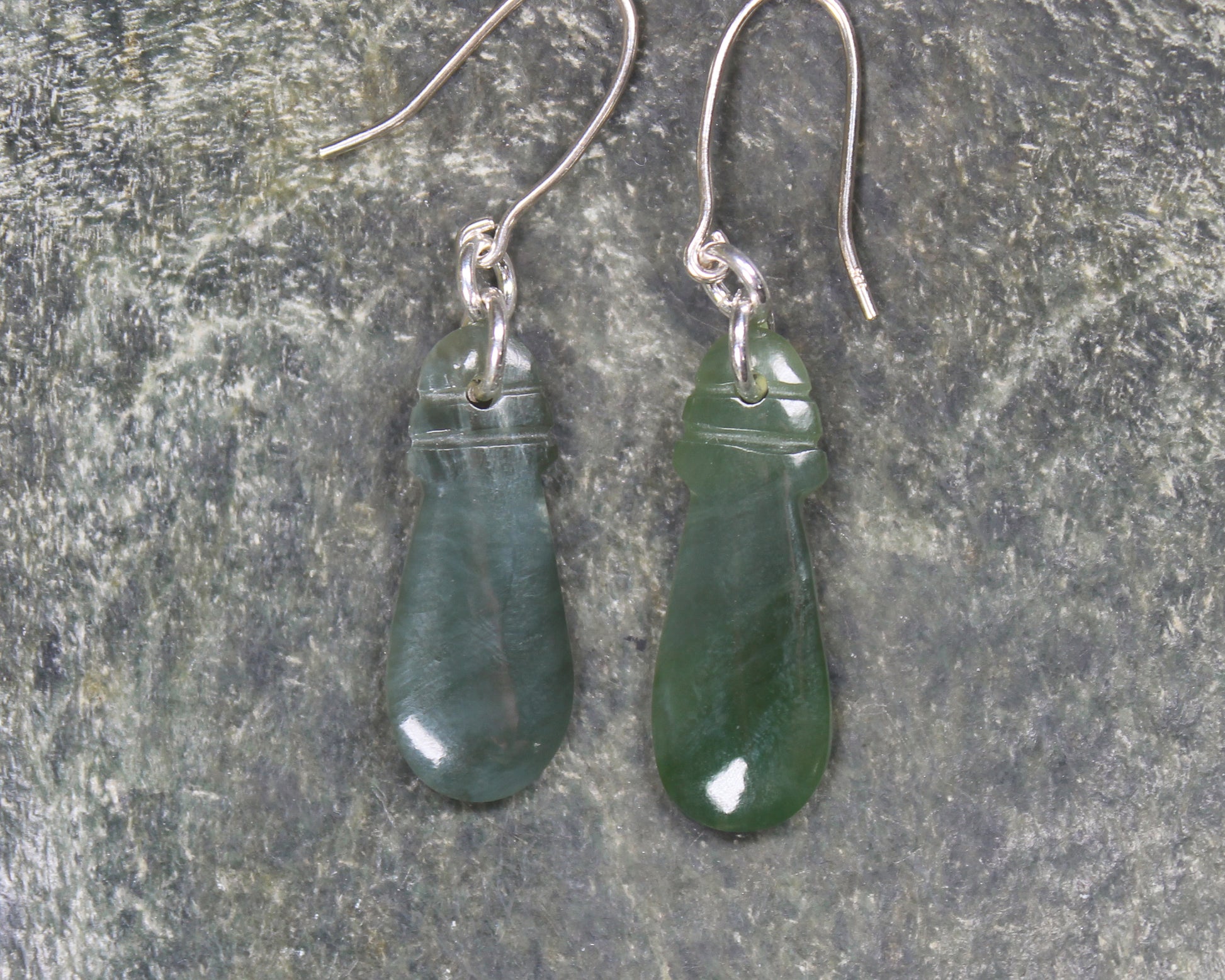 Mere Earrings carved from Hapopo Pounamu - NZ Greenstone
