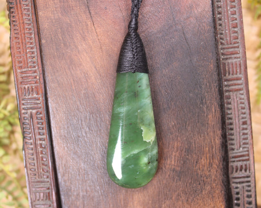 Roimata Teardrop carved from Hapopo Pounamu - NZ Greenstone
