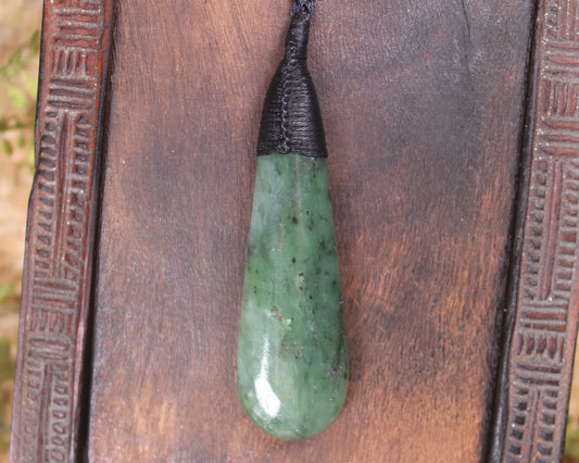 Roimata Teardrop carved from Hapopo Pounamu - NZ Greenstone