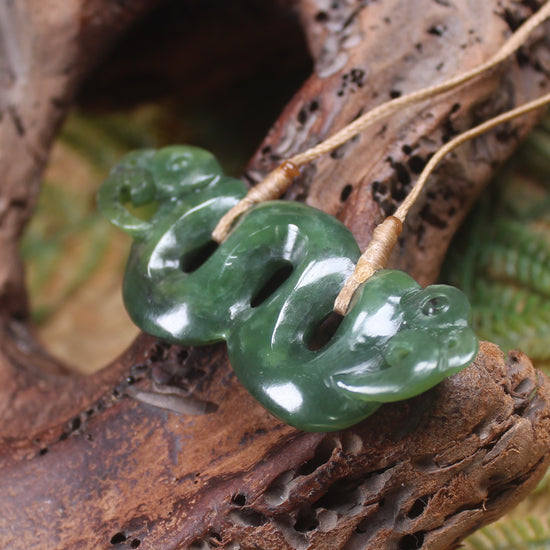 Pekapeka Pendant carved from Hapopo Pounamu - NZ Greenstone