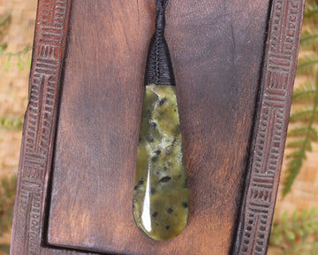 Rimu Pounamu Roimata Pendant - NZ Greenstone