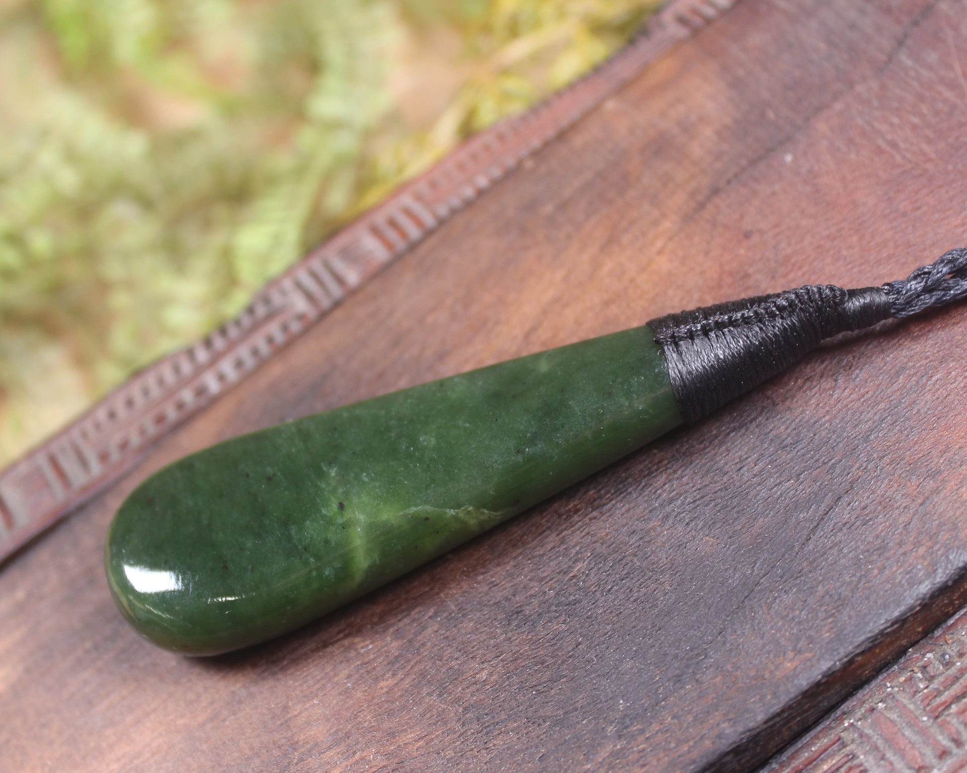Kawakawa Pounamu Roimata Pendant - NZ Greenstone