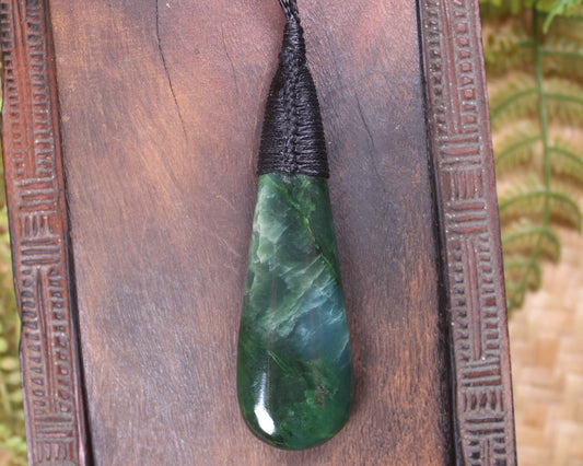 Kawakawa Pounamu Roimata Pendant - NZ Greenstone