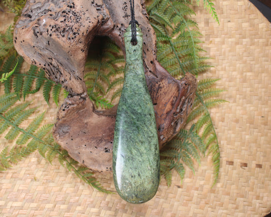Flower Jade Pounamu Mere pendant