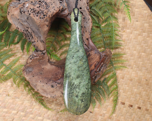 Flower Jade Pounamu Mere pendant