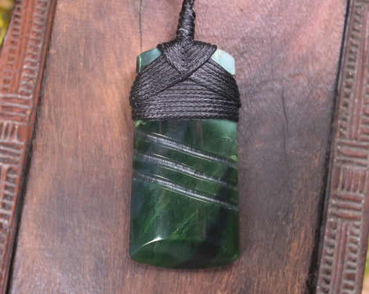 Kawakawa Pounamu Toki