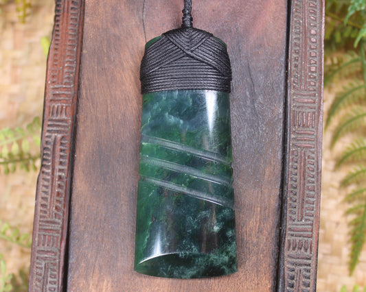 Kawakawa Pounamu Toki