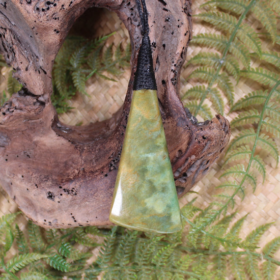 Toki or Adze Pendant carved from Flower Jade Pounamu - NZ Greenstone