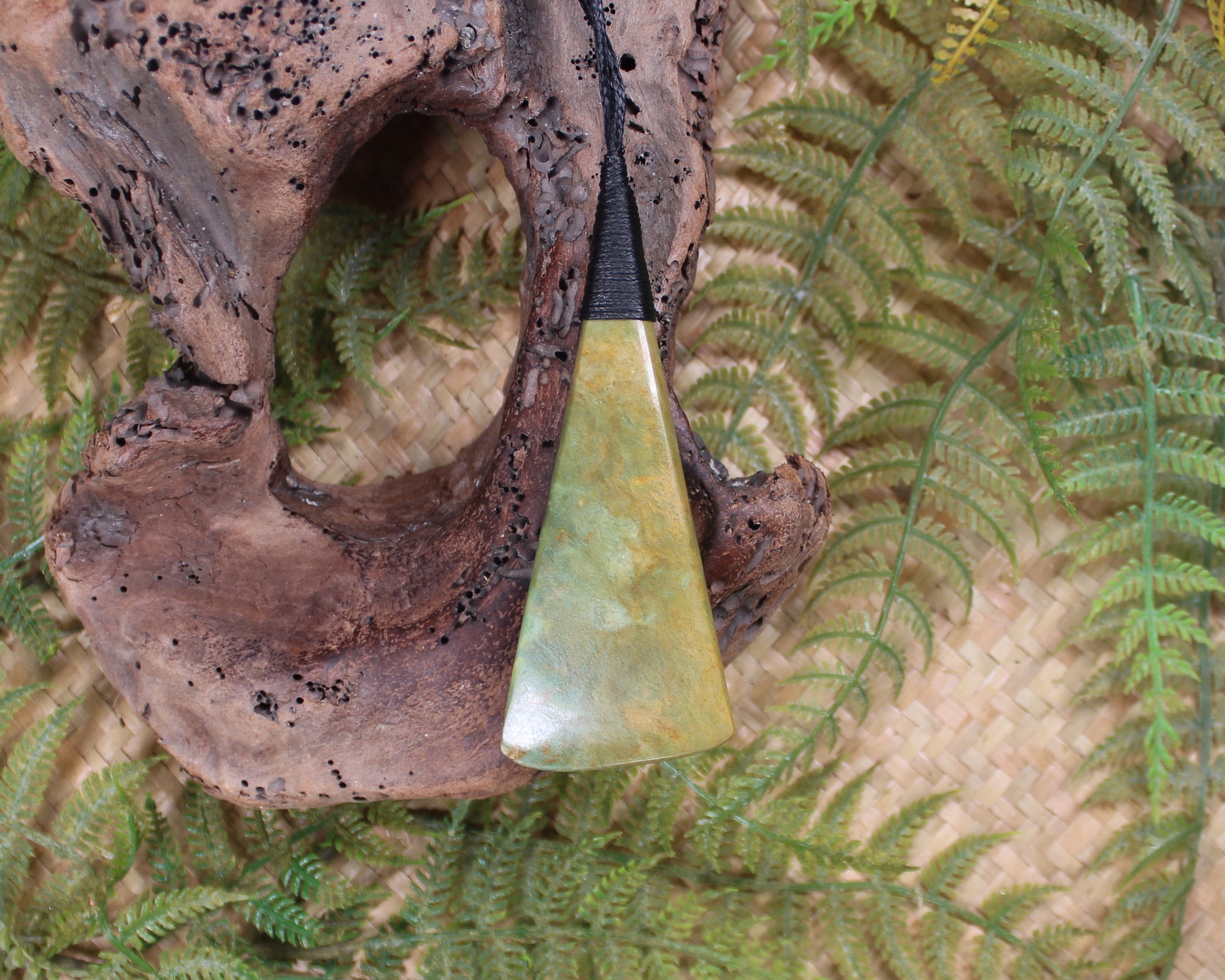 Toki or Adze Pendant carved from Flower Jade Pounamu - NZ Greenstone