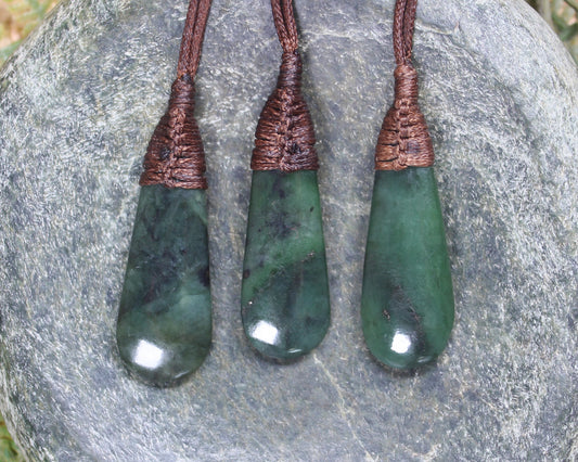 Roimata Teardrop carved from Hapopo Pounamu - NZ Greenstone