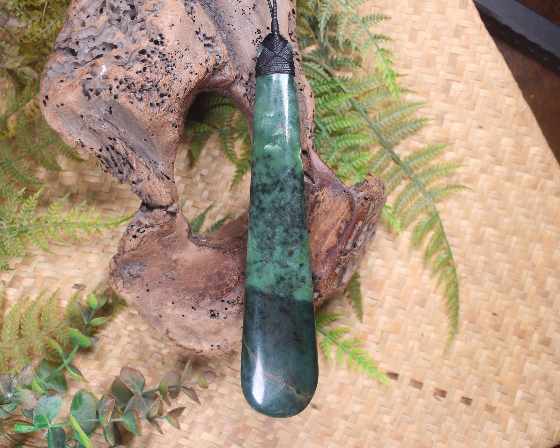 Roimata Teardrop carved from Inanga Pounamu - NZ Greenstone